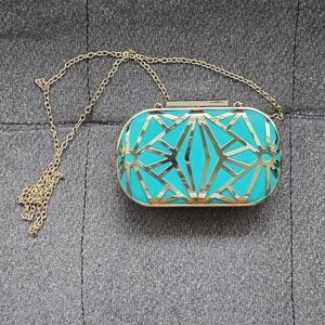 Gold Geometric Detailed Clutch